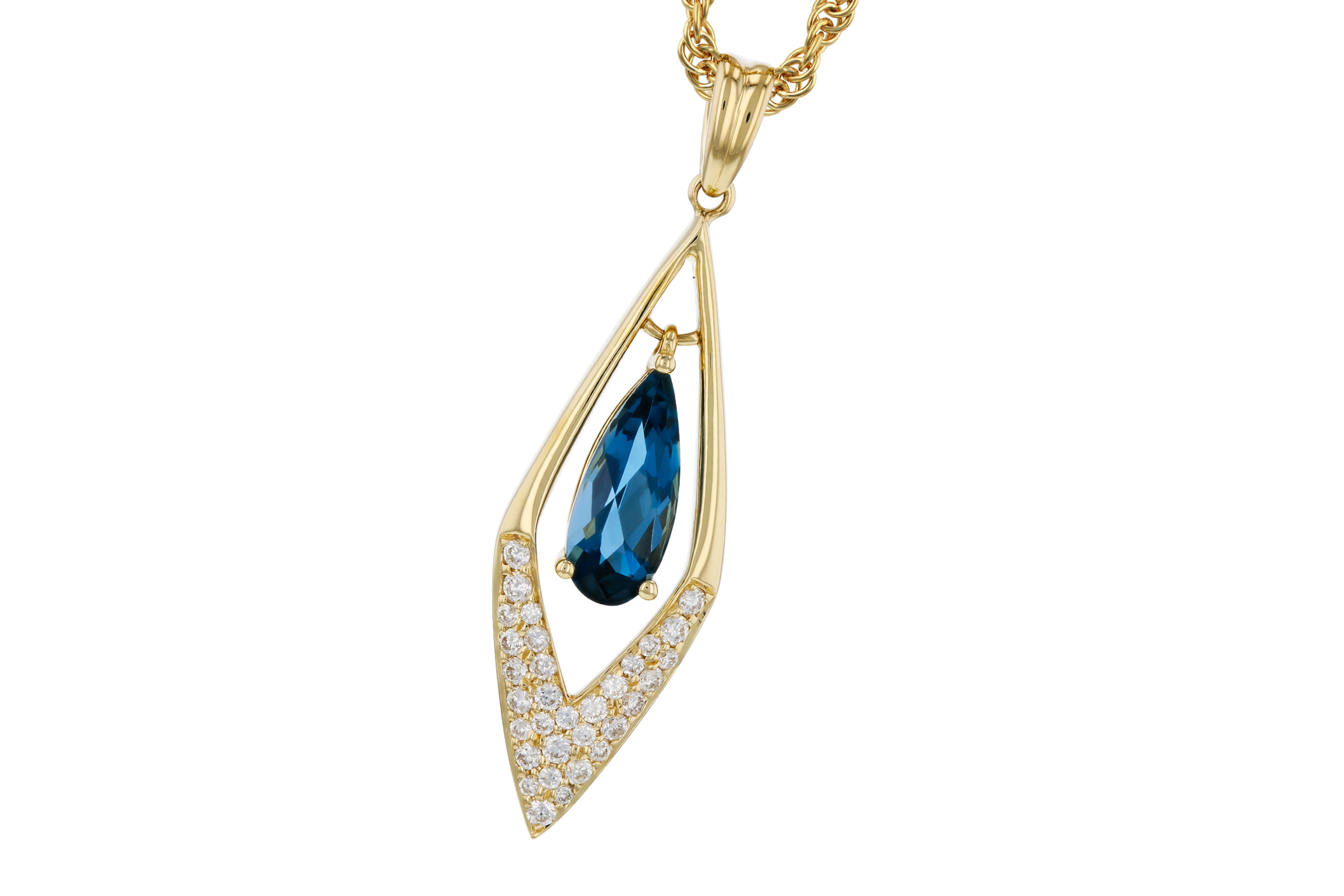G275-75215: NECK .85 LONDON BLUE TOPAZ 1.02 TGW (10x4MM LBT)