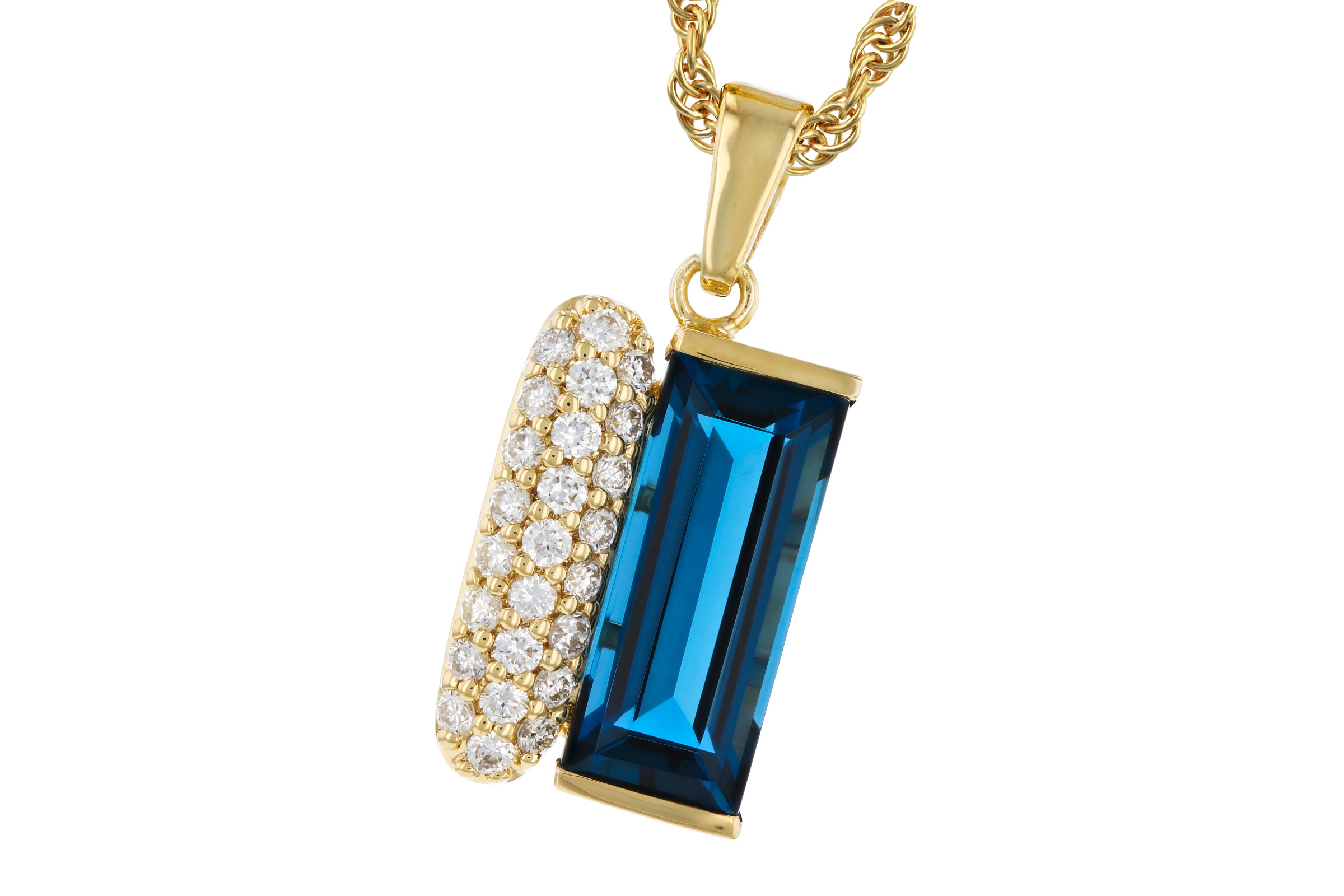 L275-75215: NECK 2.67 LONDON BLUE TOPAZ 2.92 TGW (12x5MM BT)
